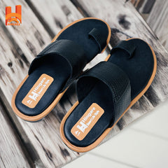 Stylish Black Genuine Leather Sandal Original Leather Men’s Flat Sandal with Toe Ring